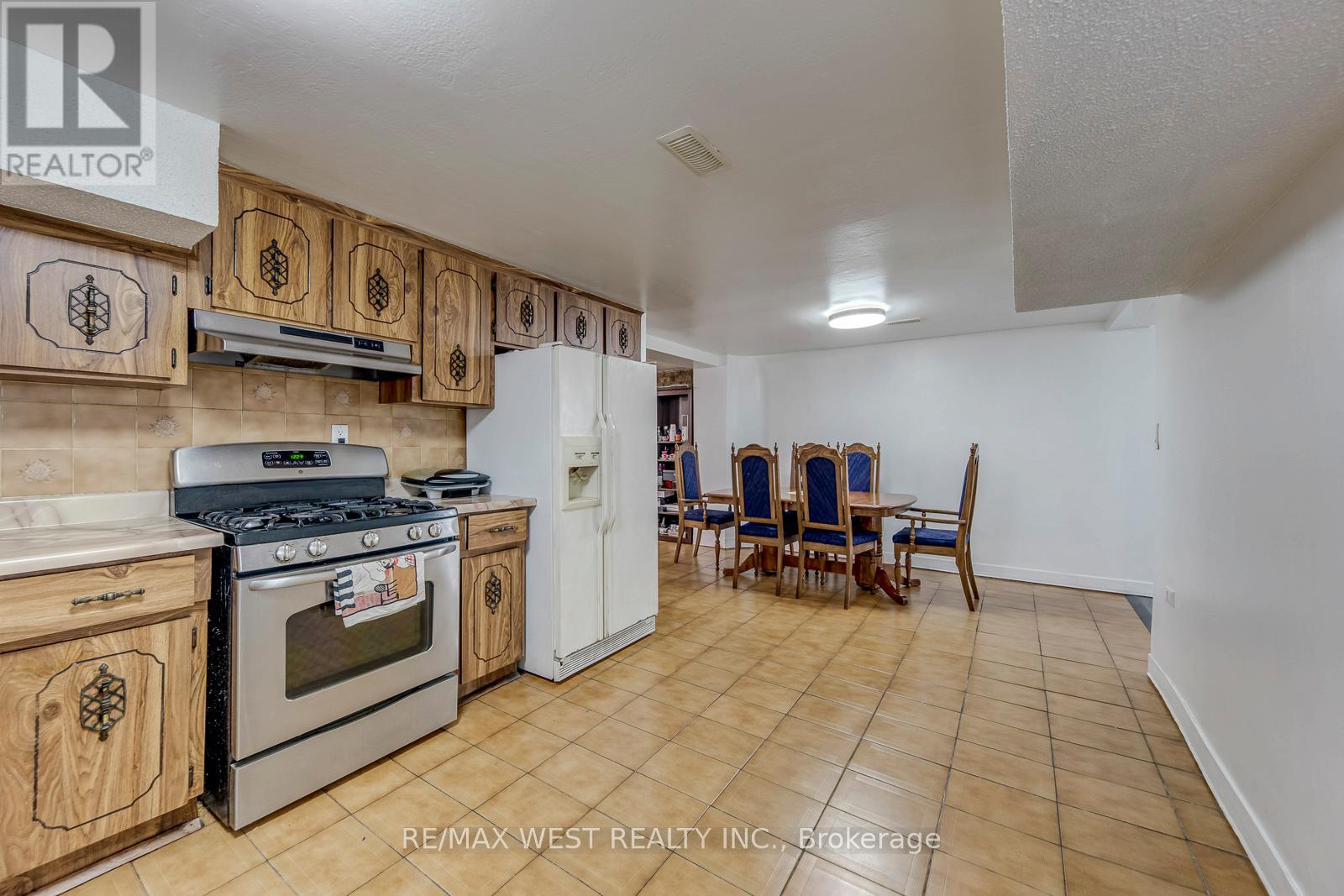 49 MONTCALM AVENUE - 38