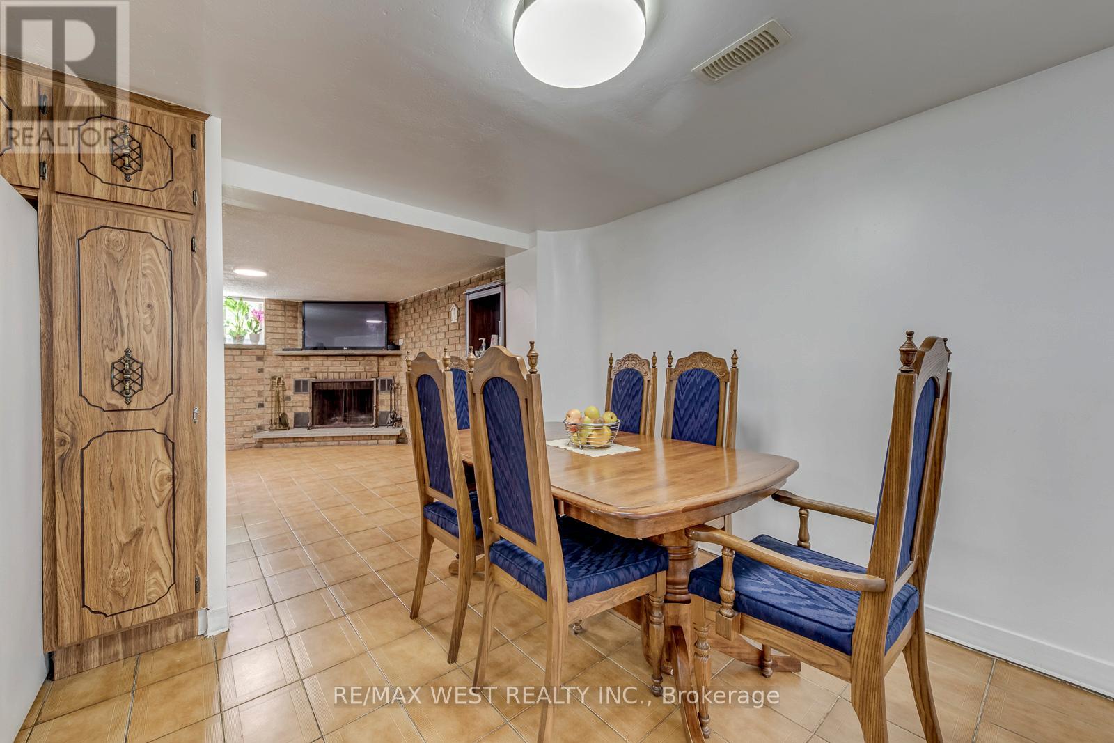 49 MONTCALM AVENUE - 39