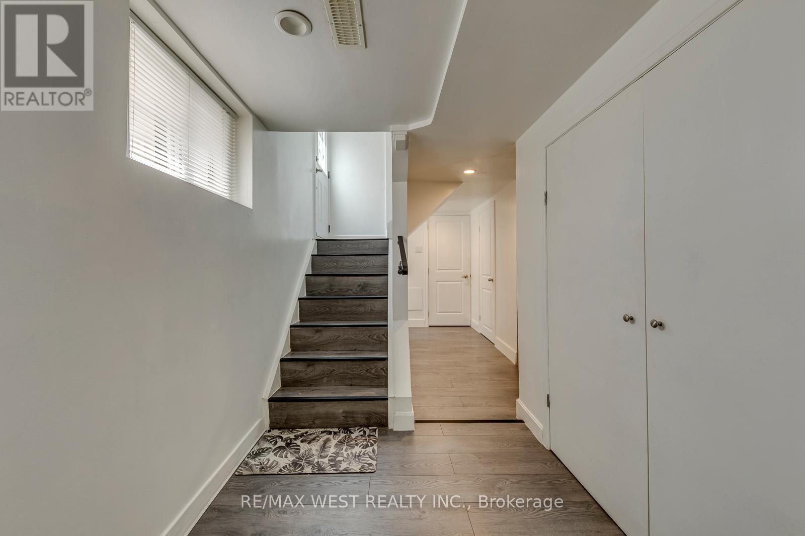 49 MONTCALM AVENUE - 40
