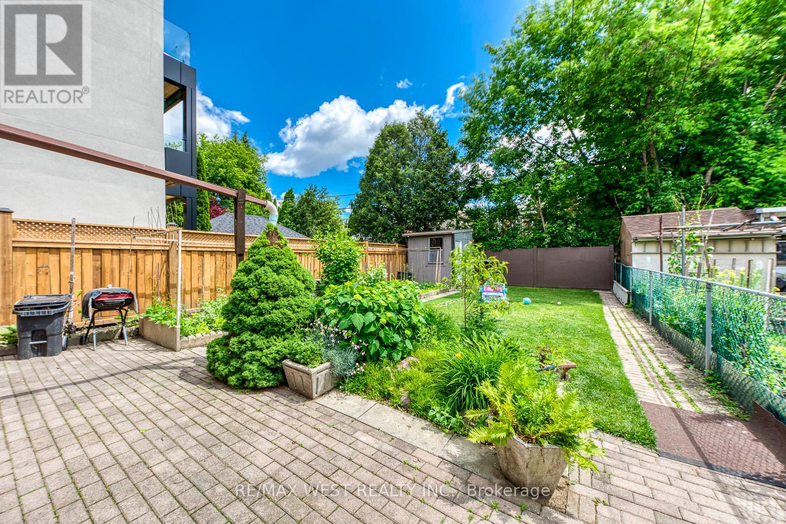 49 MONTCALM AVENUE - 43