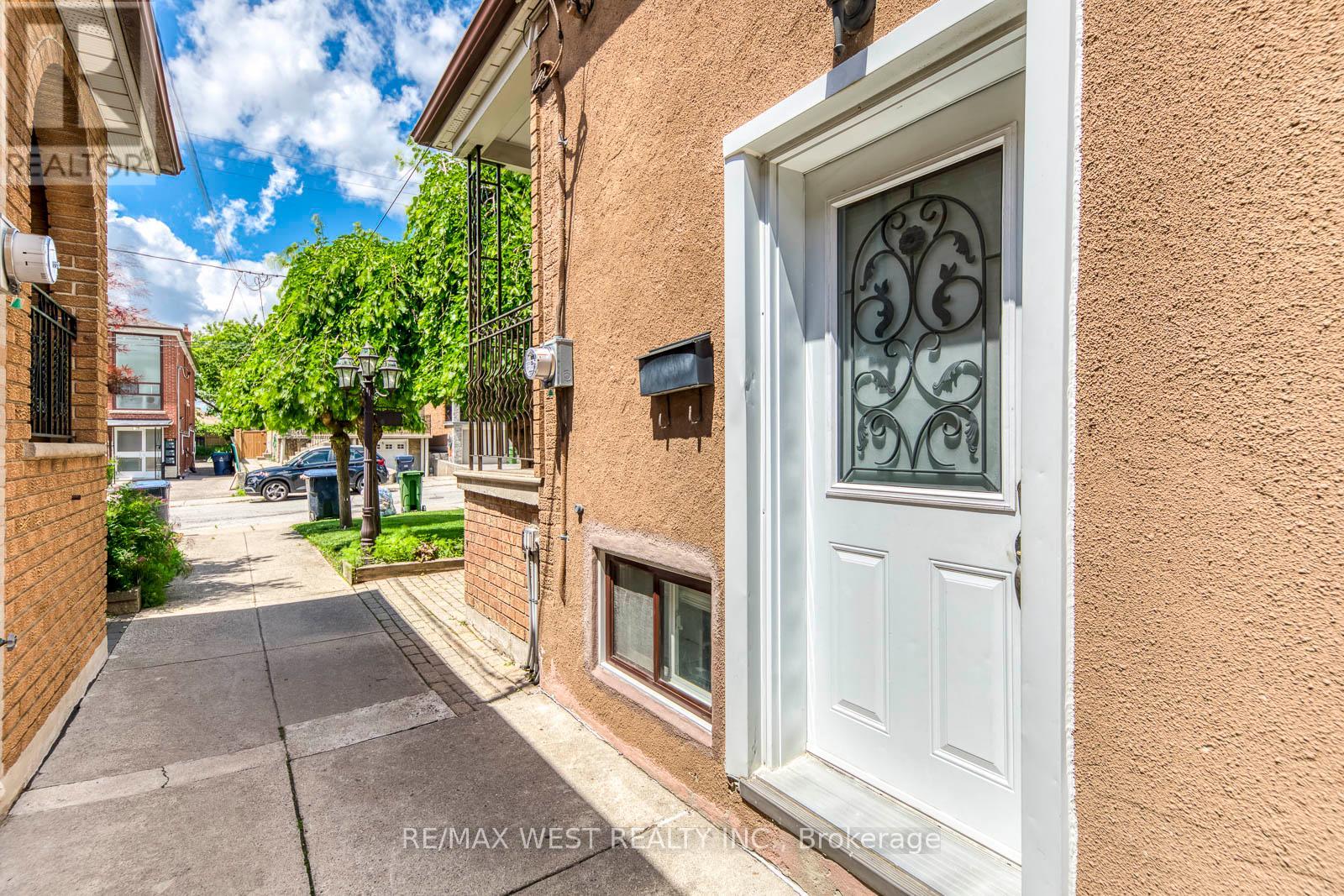 49 MONTCALM AVENUE - 49