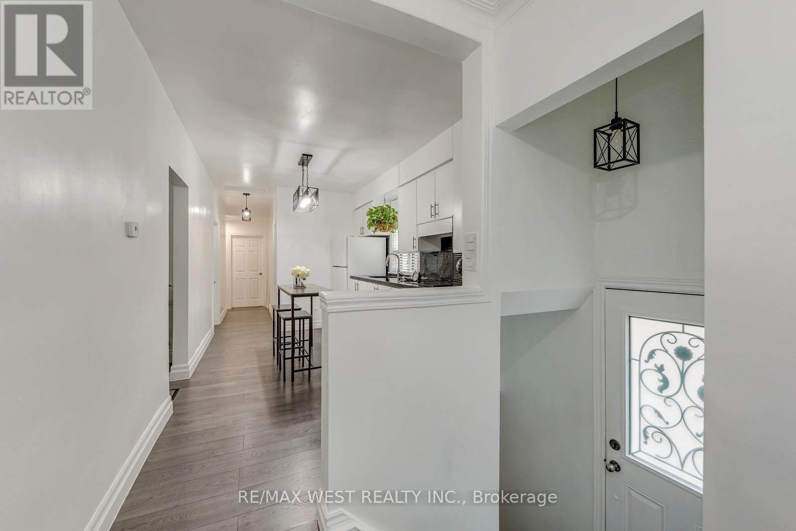 49 MONTCALM AVENUE - 6