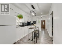 49 Montcalm Avenue, Toronto, ON M6E4N8 Photo 10