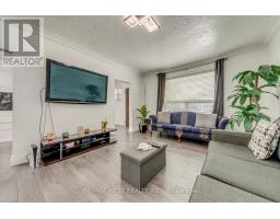 49 Montcalm Avenue, Toronto, ON M6E4N8 Photo 18