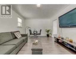 49 Montcalm Avenue, Toronto, ON M6E4N8 Photo 19