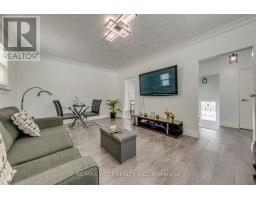49 Montcalm Avenue, Toronto, ON M6E4N8 Photo 21