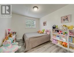 49 Montcalm Avenue, Toronto, ON M6E4N8 Photo 25