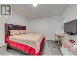 49 Montcalm Avenue, Toronto, ON M6E4N8 Photo 28