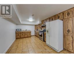 49 Montcalm Avenue, Toronto, ON M6E4N8 Photo 35