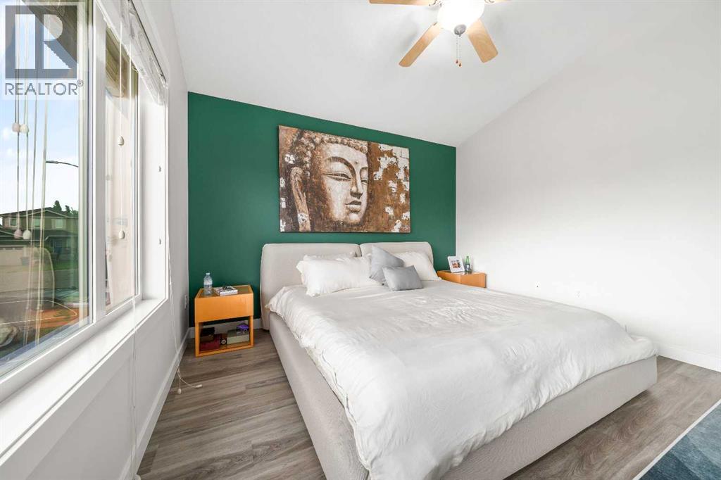 366 Somerset Row SE — photo 15