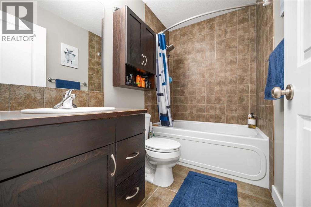 366 Somerset Row SE — photo 16