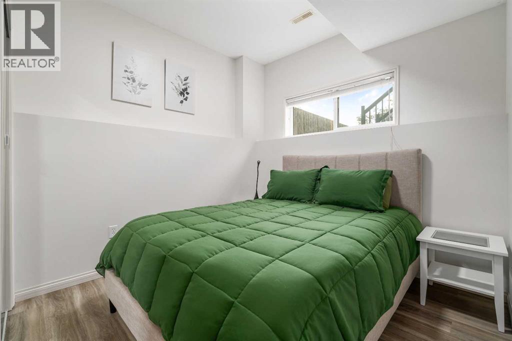 366 Somerset Row SE — photo 22