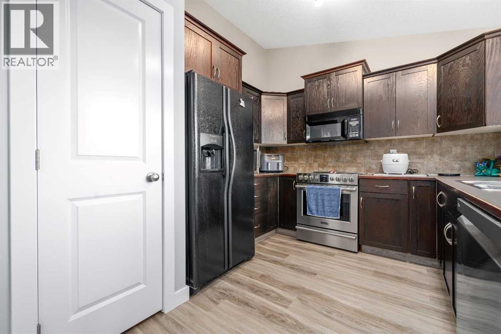 366 Somerset Row SE — photo 9