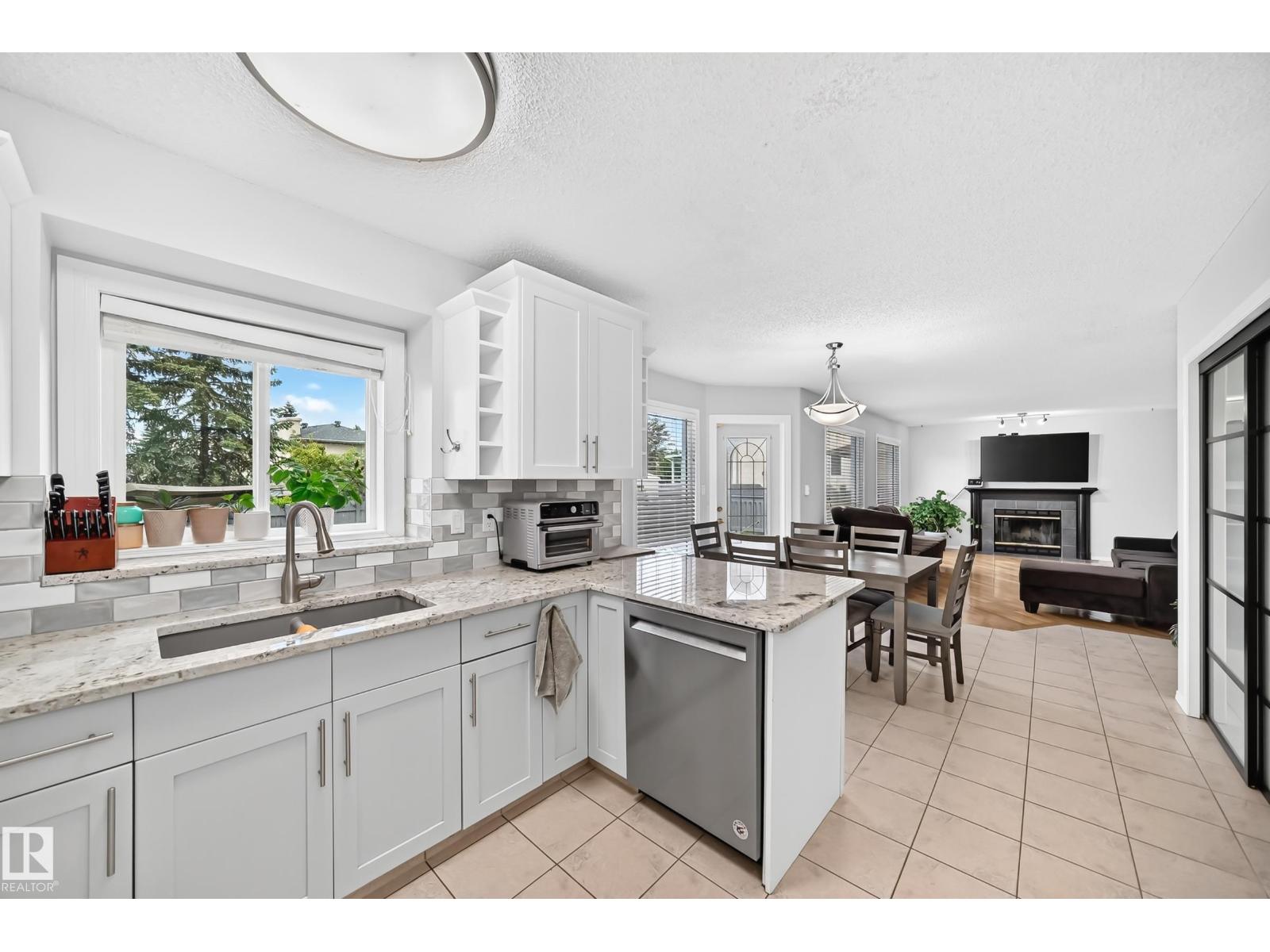 4216 47 ST NW - 15
