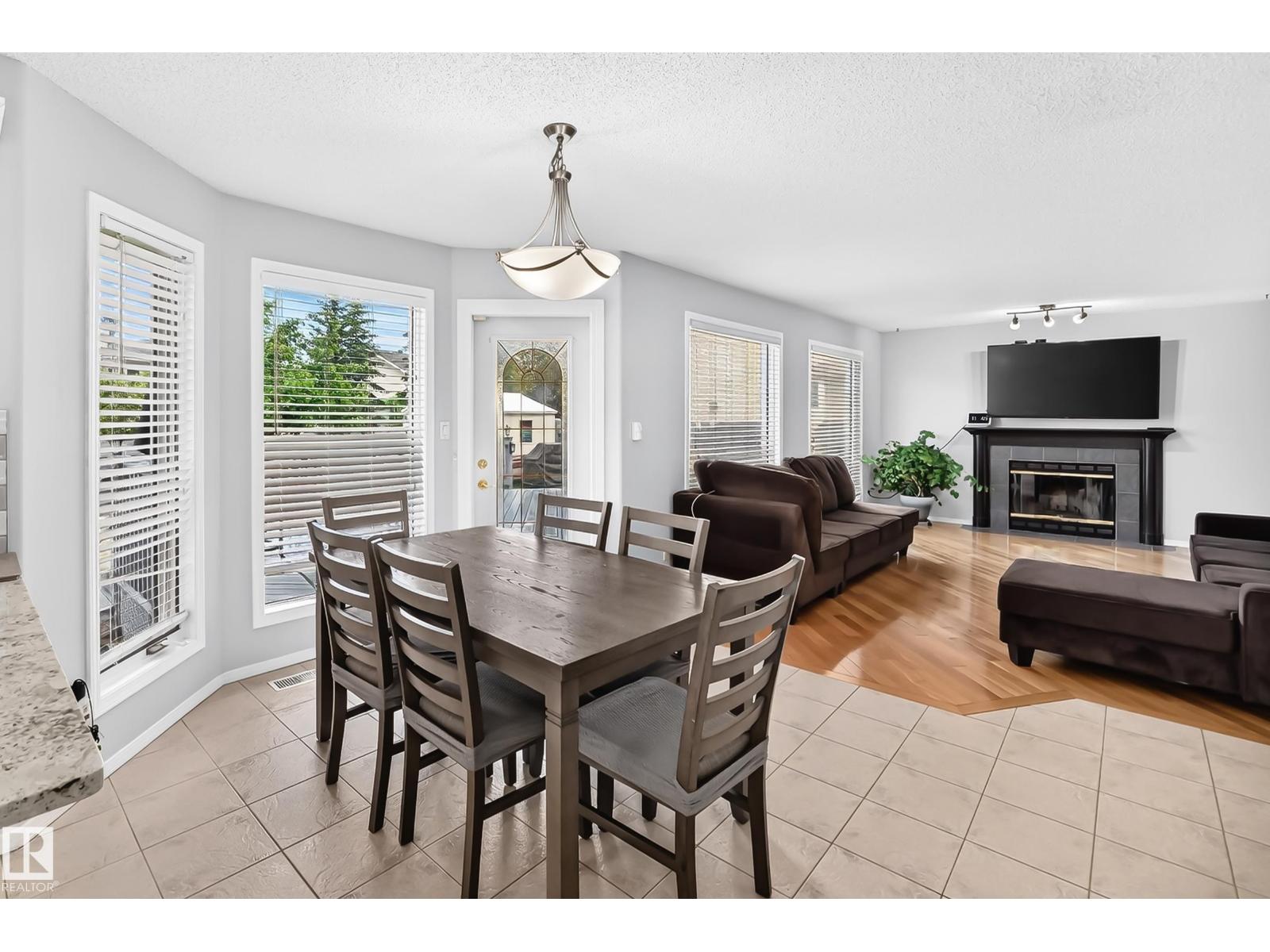 4216 47 ST NW - 16