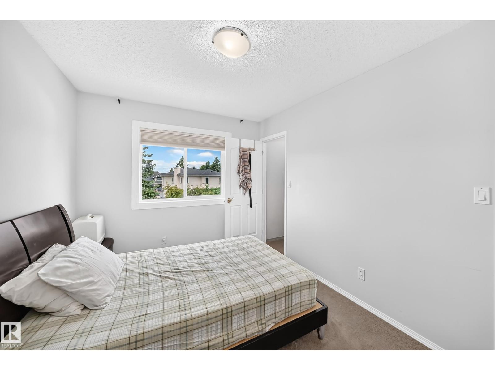 4216 47 ST NW - 36