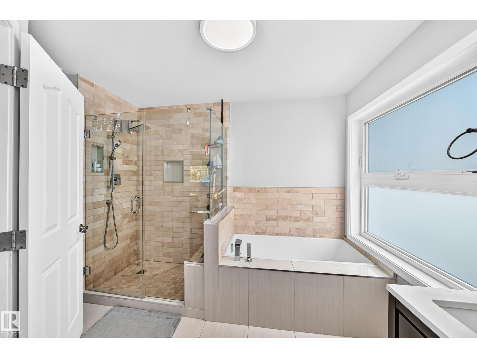 4216 47 ST NW - 29