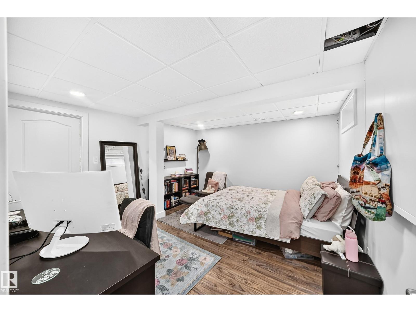 4216 47 ST NW - 43