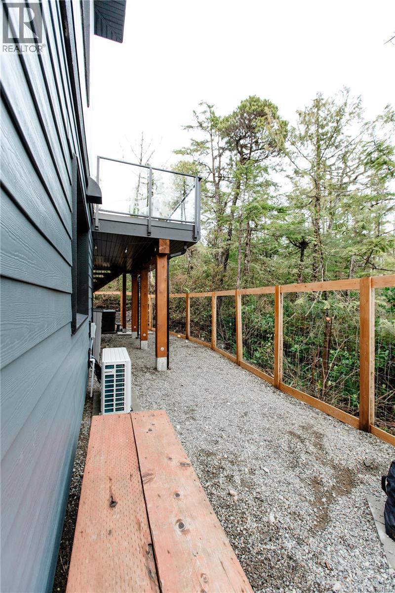823 Lorne White Pl, Ucluelet