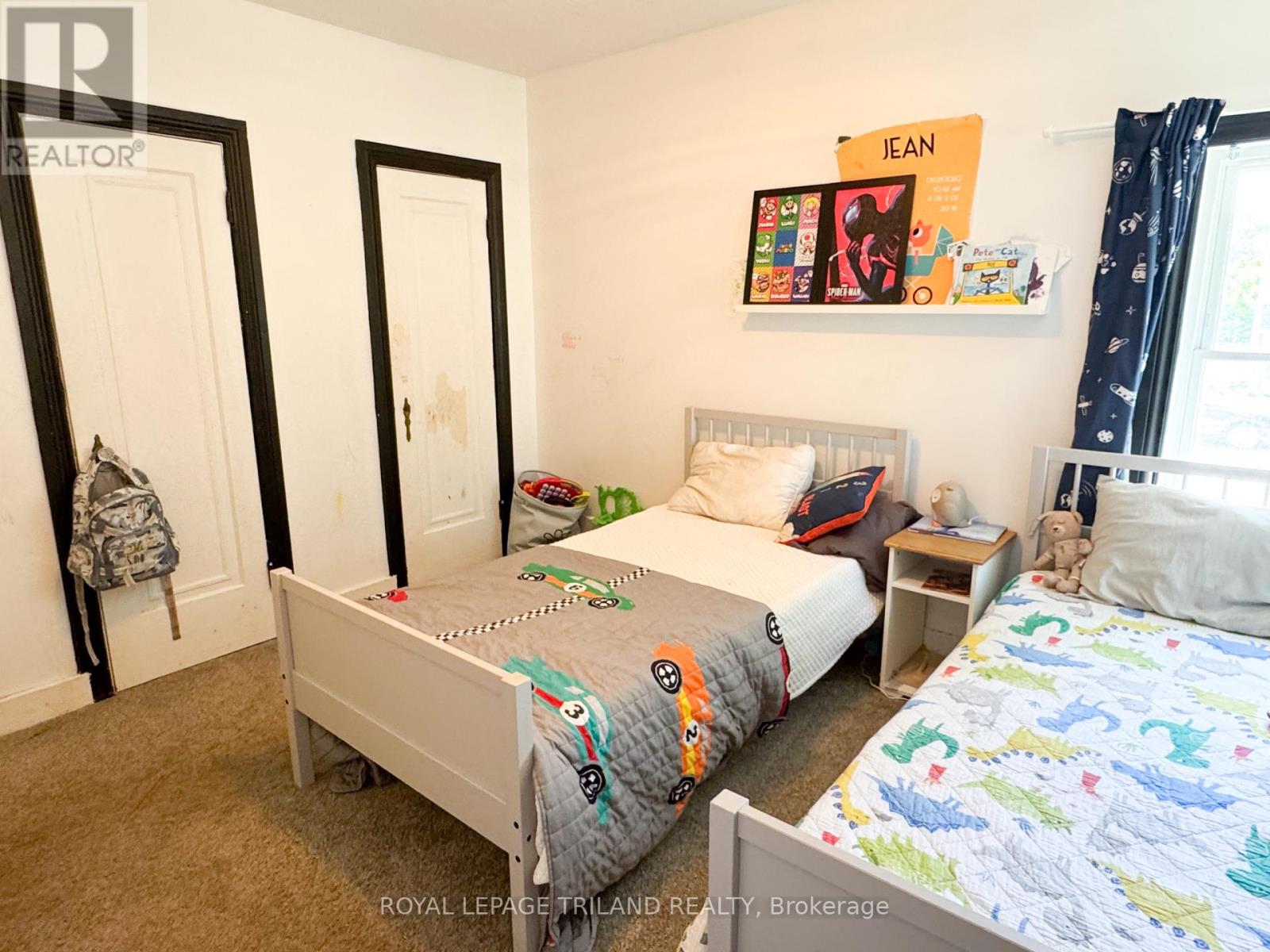 100 SUNSET DRIVE - 12