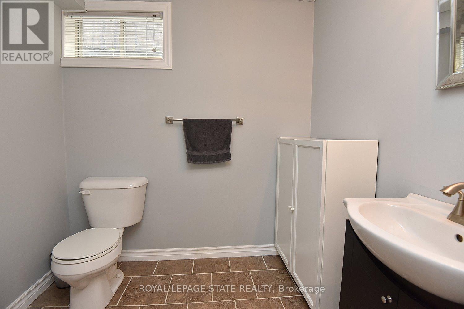 12 WILLS CRESCENT - 37