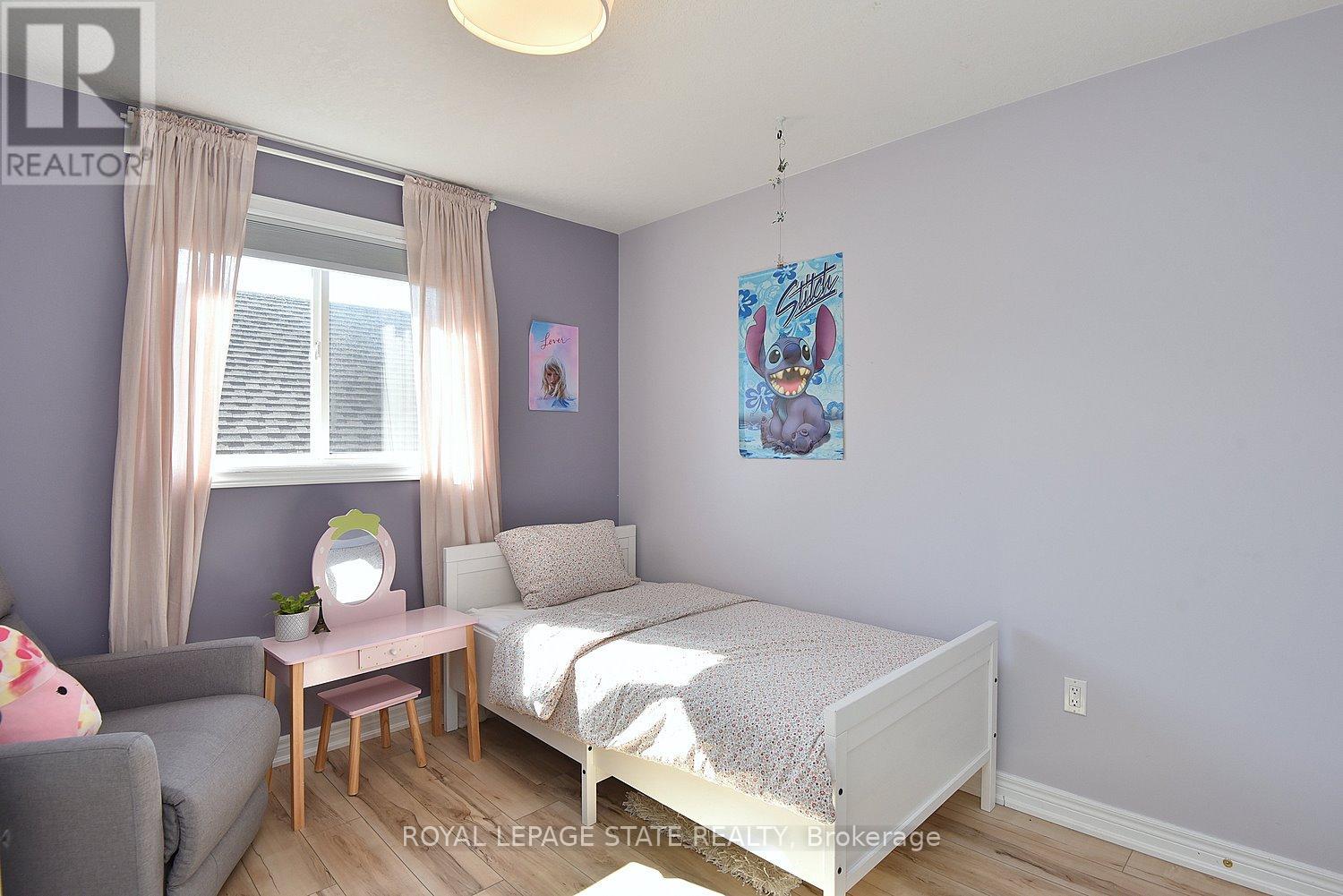 12 WILLS CRESCENT - 35
