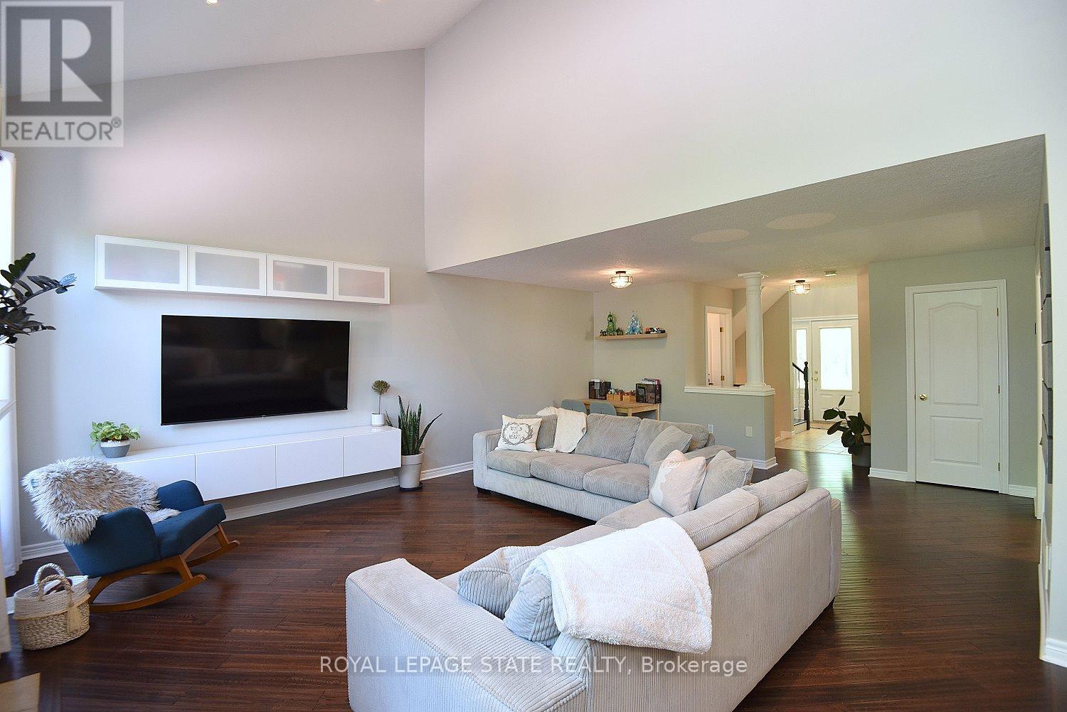 12 WILLS CRESCENT - 9