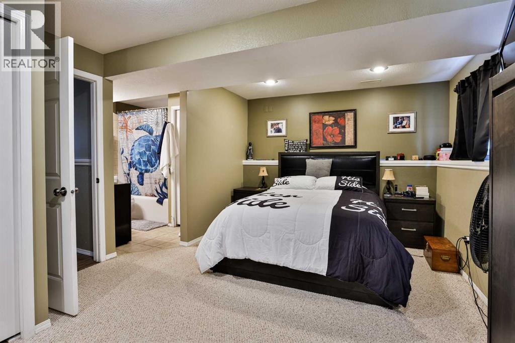 34 Chilcotin Way W — photo 17