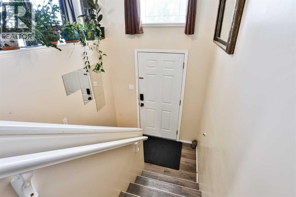 34 Chilcotin Way W - photo 2