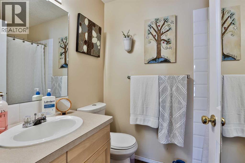 34 Chilcotin Way W — photo 9