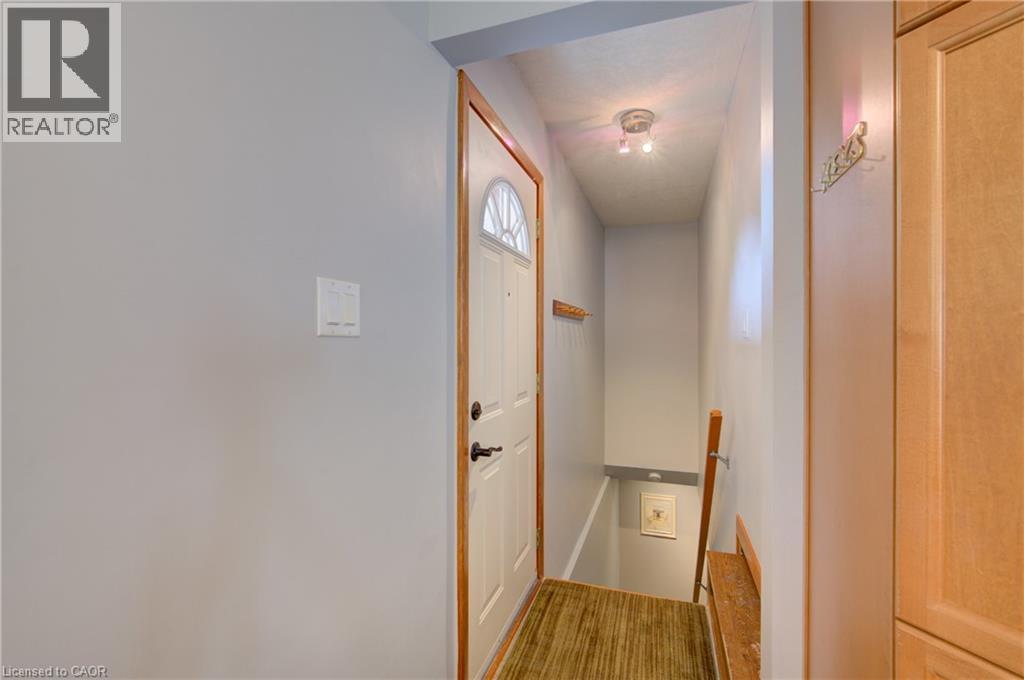 251 UNION Street E - 17