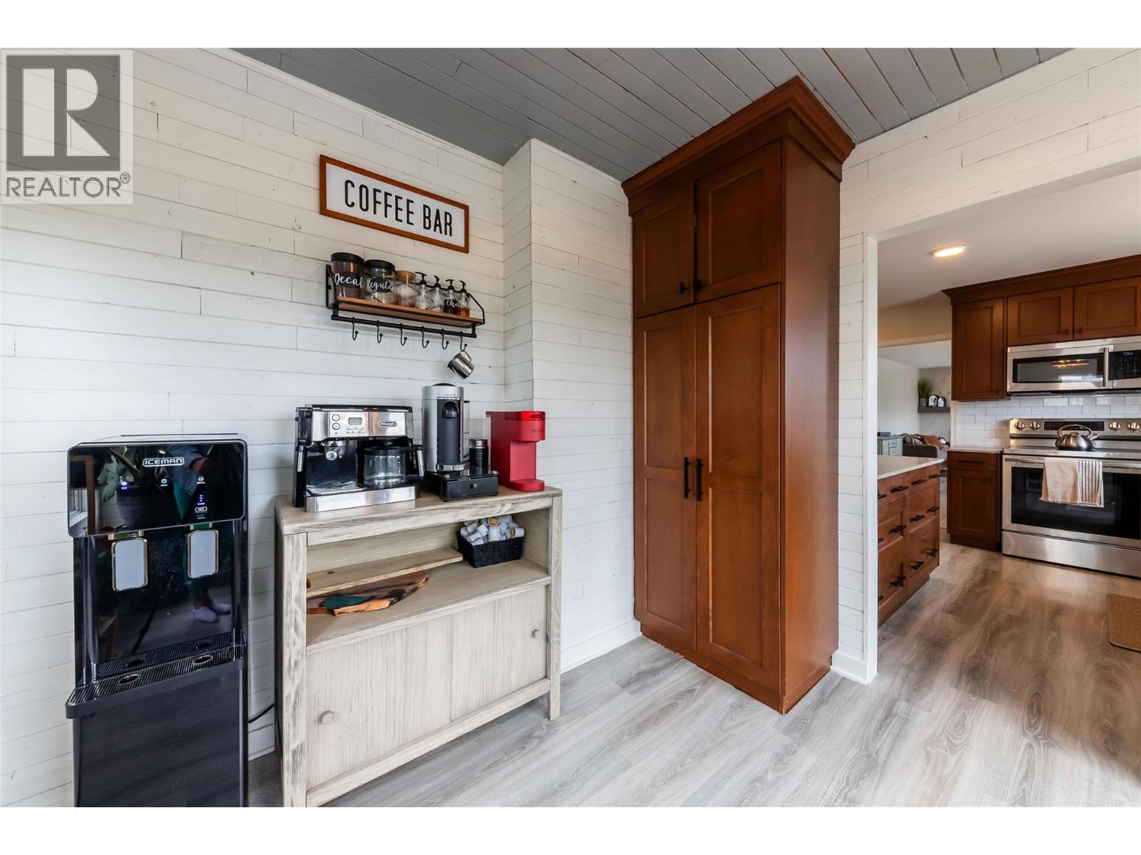 2308 OMINECA Drive - 25