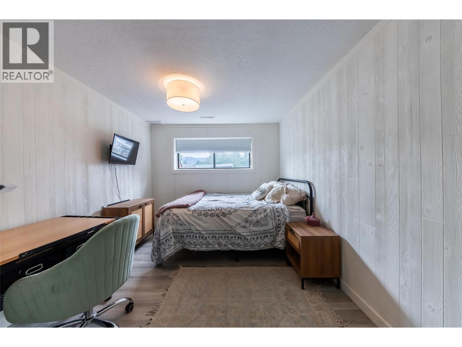 2308 OMINECA Drive - 50