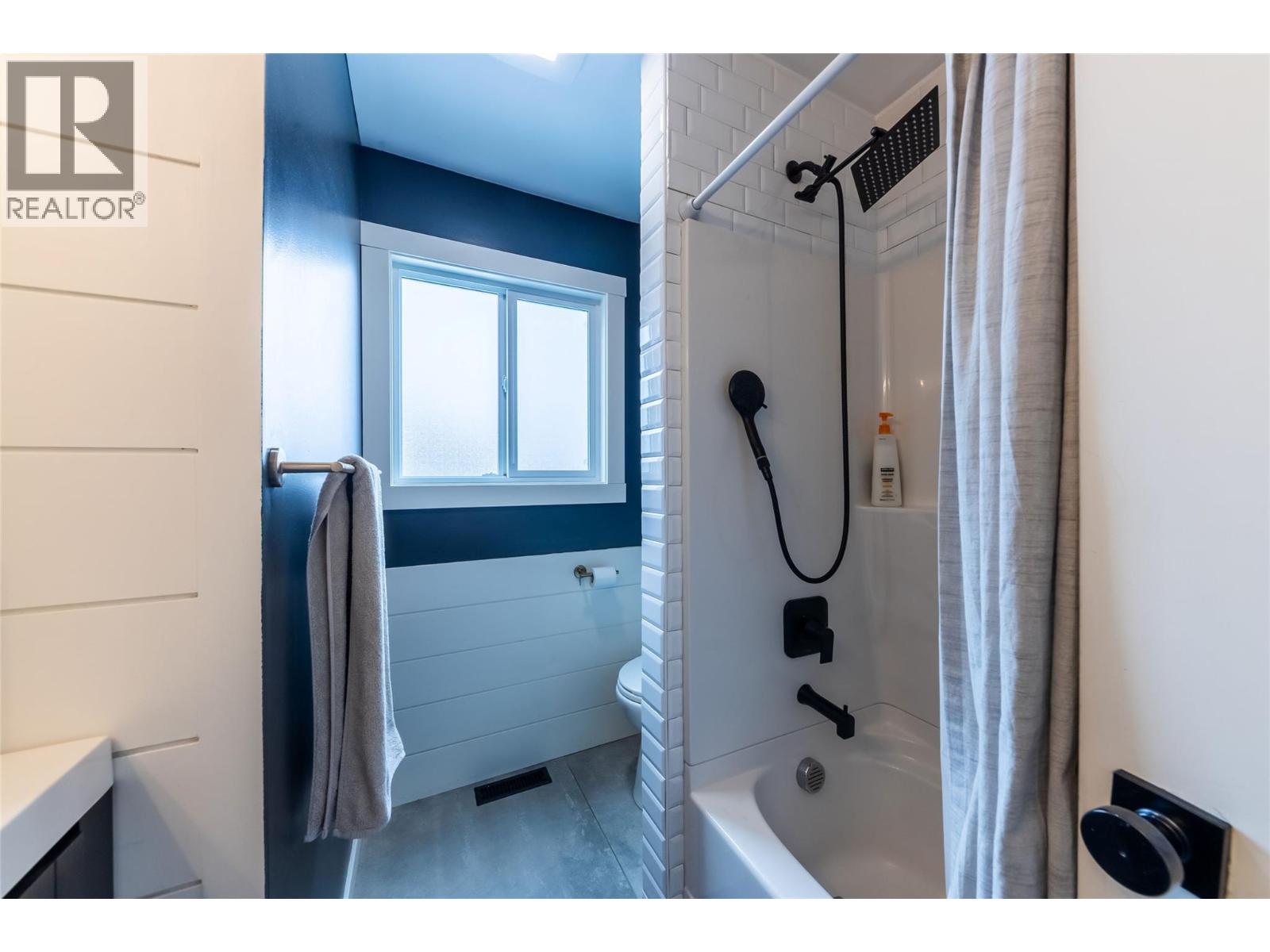 2308 OMINECA Drive - Image 38