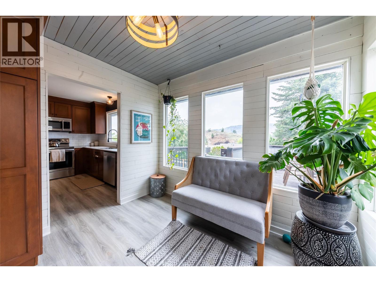 2308 OMINECA Drive - 27