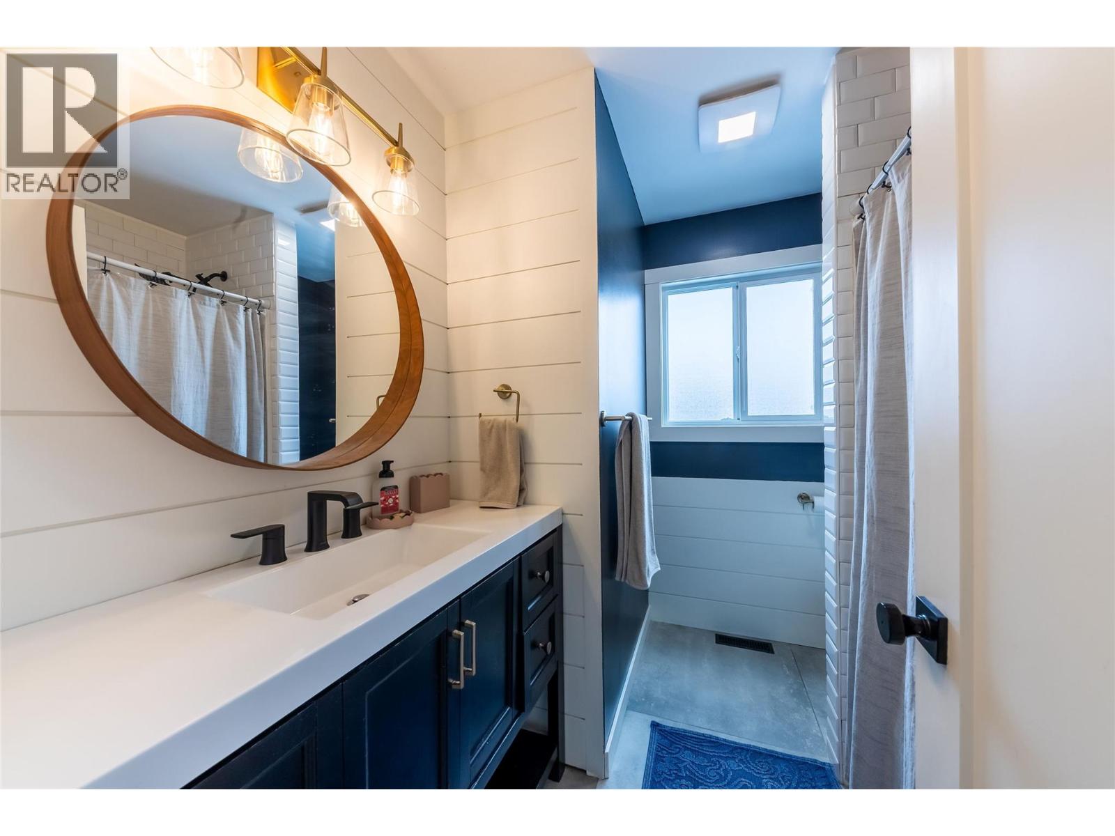 2308 OMINECA Drive - 36