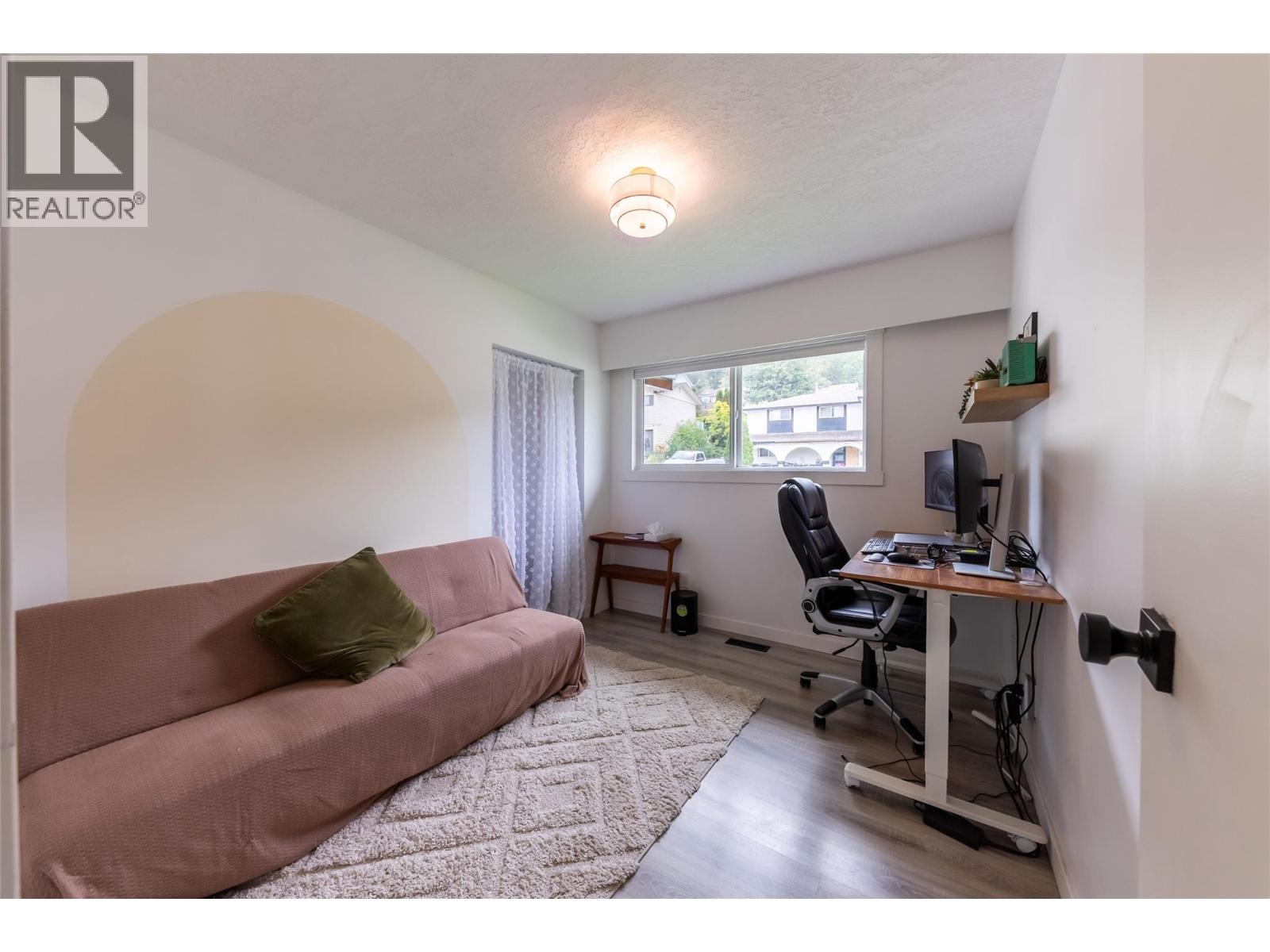 2308 OMINECA Drive - 33