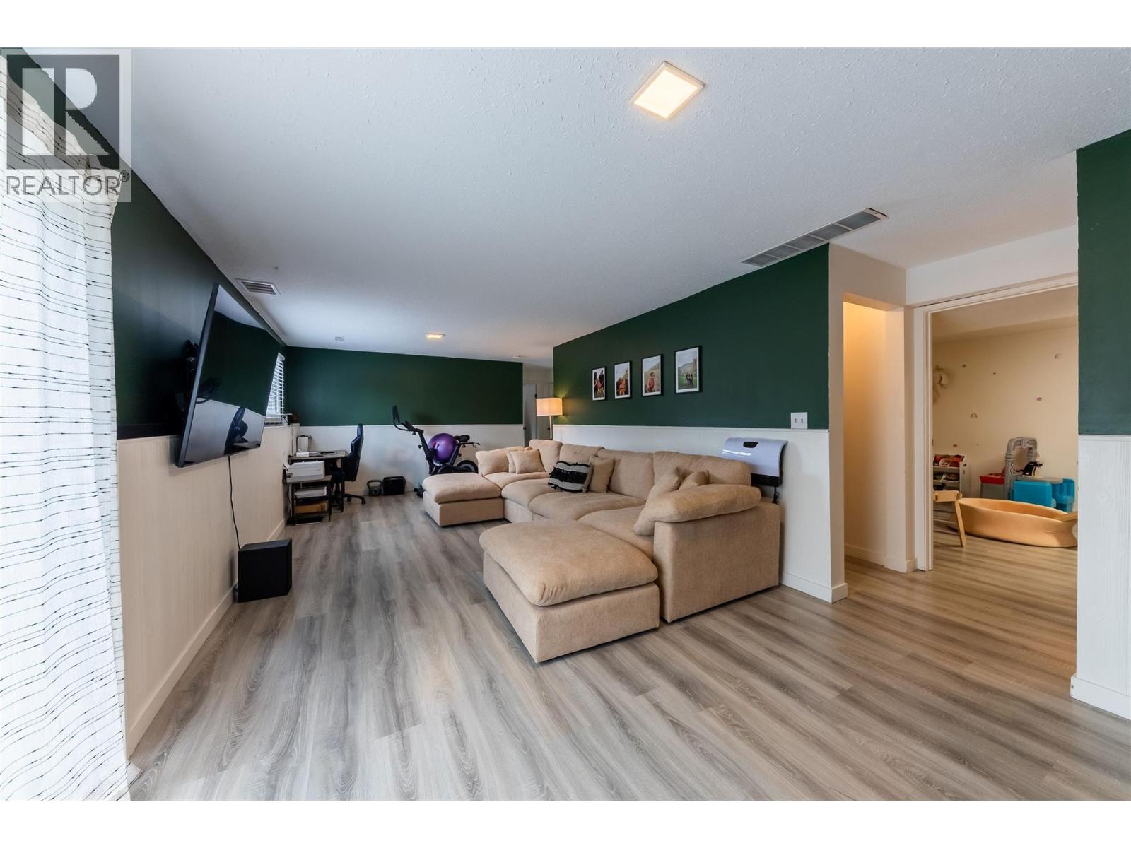 2308 OMINECA Drive - 41