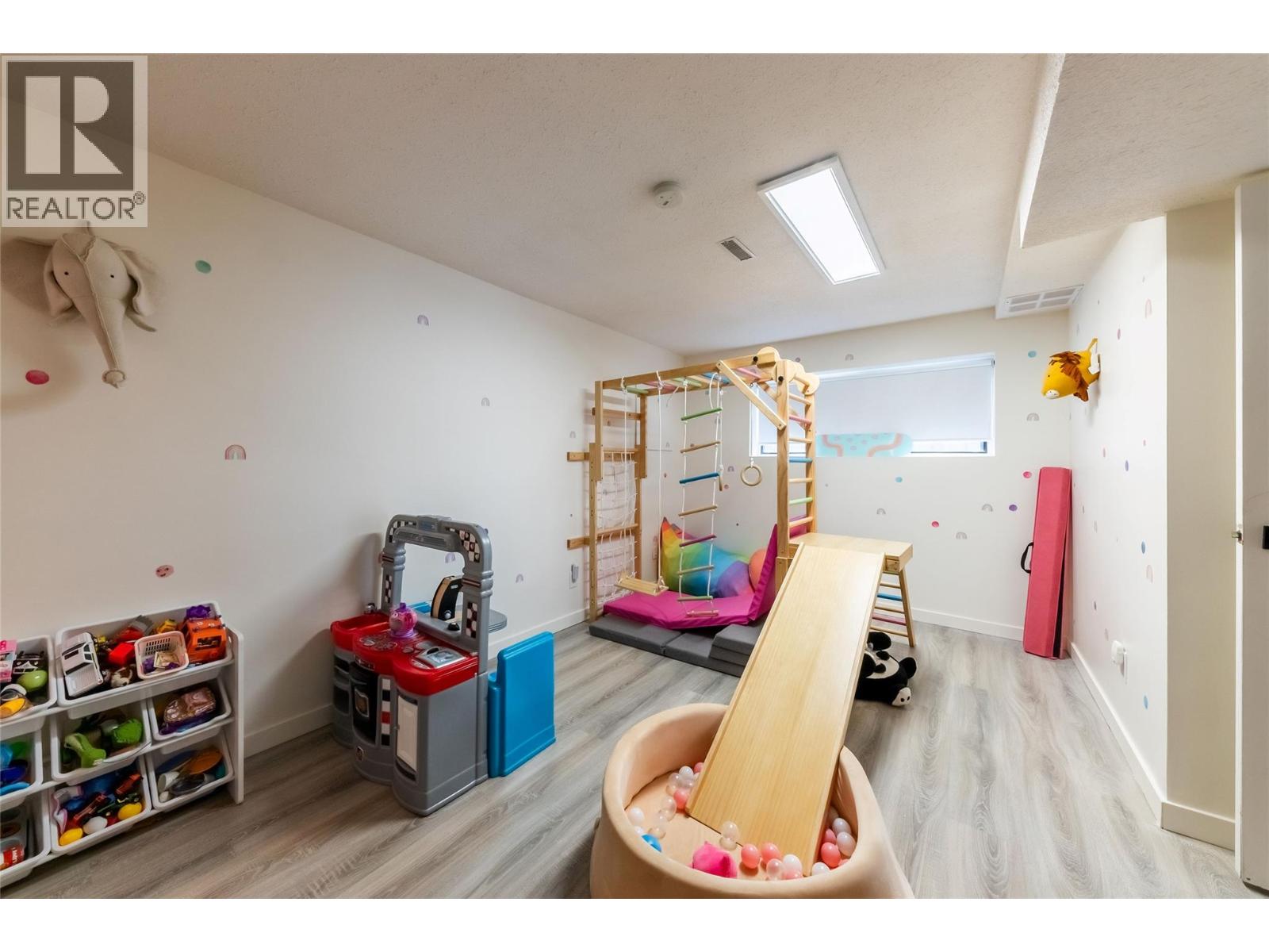 2308 OMINECA Drive - 45