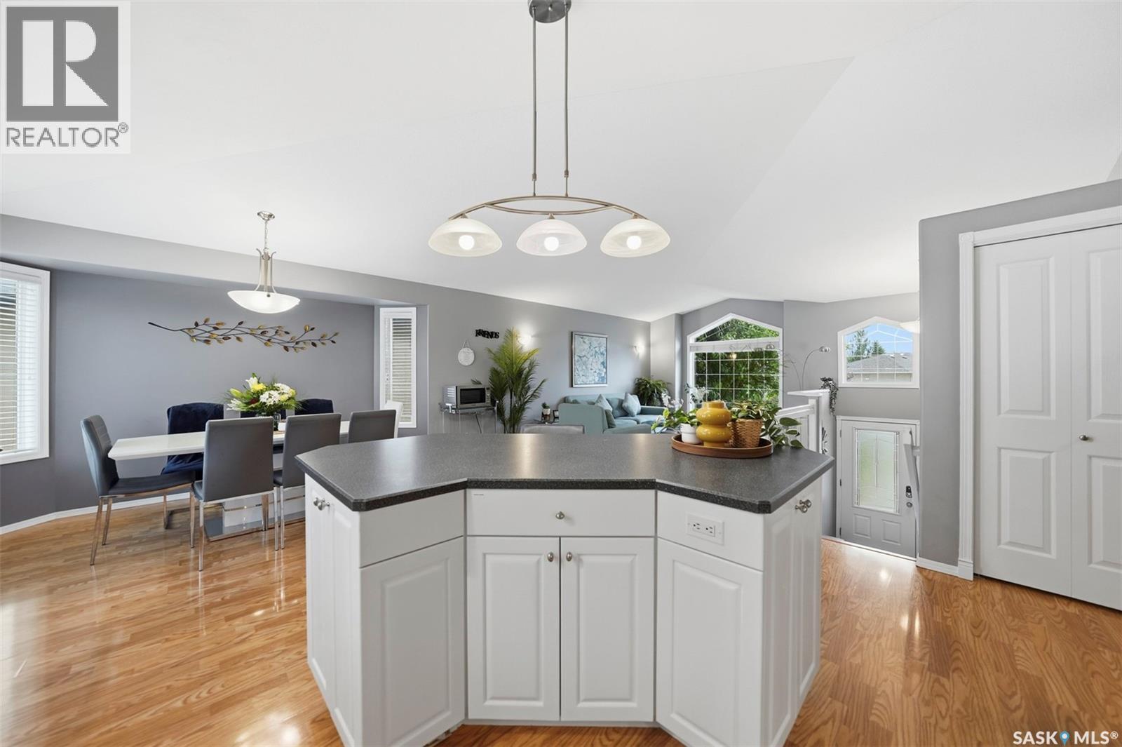 738 Wright CRESCENT — photo 16