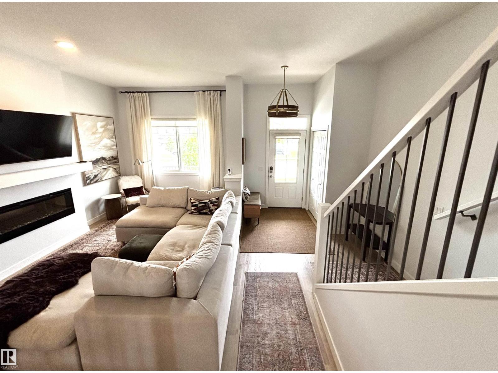 5281 Edgemont BV NW — photo 10
