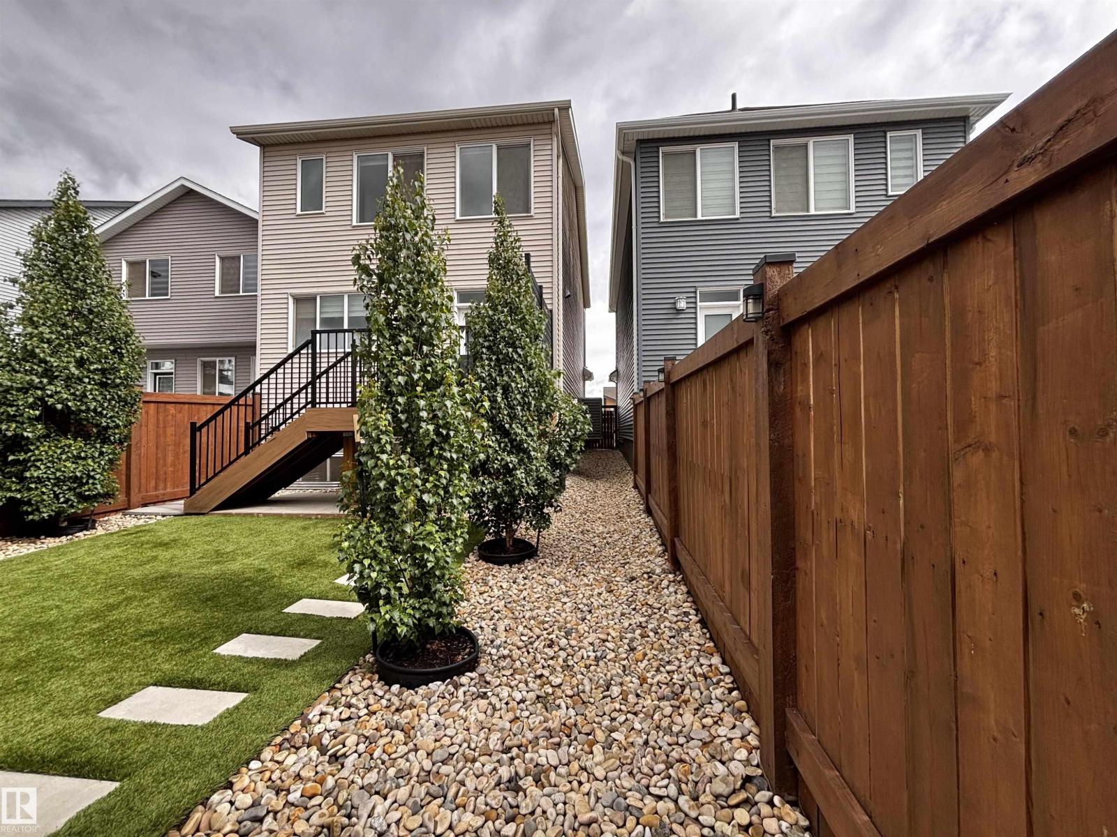 5281 Edgemont BV NW — photo 34