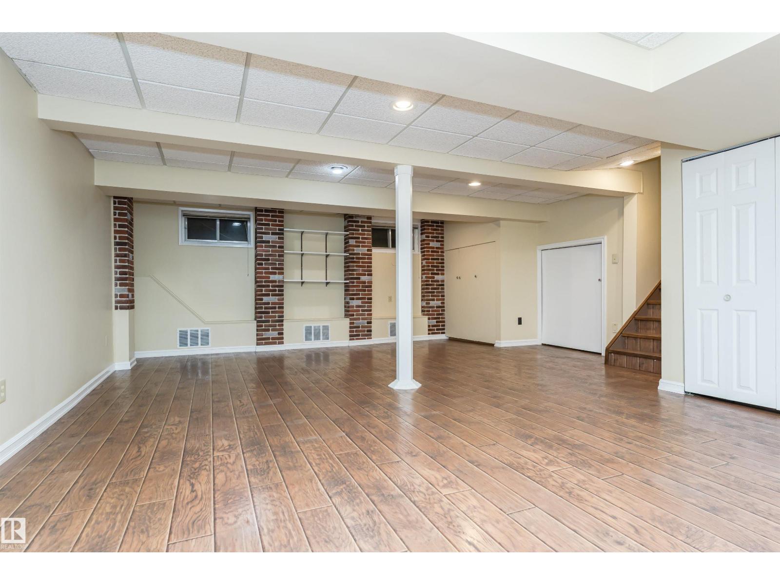 55 STURGEON RD - 52