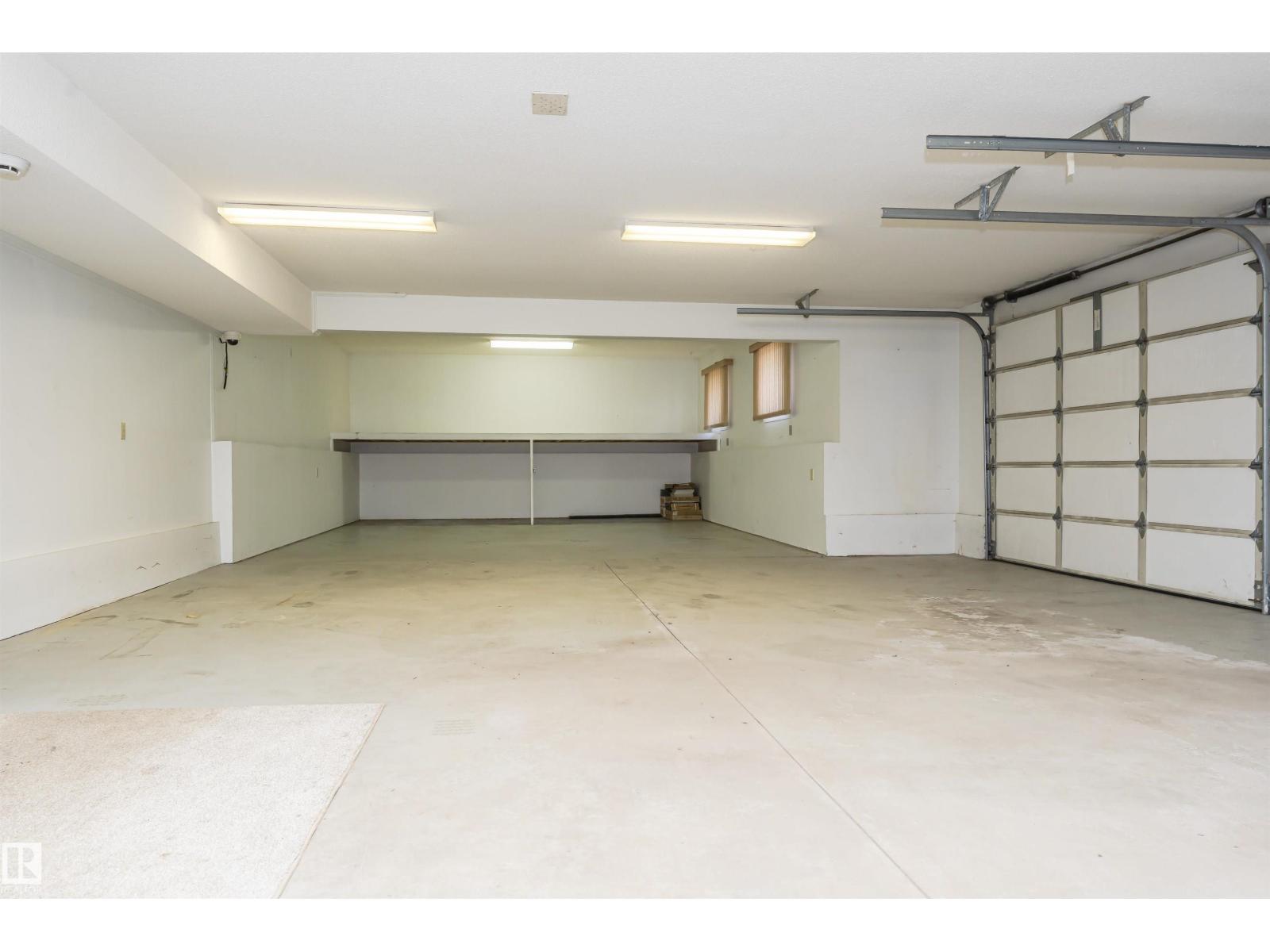 55 STURGEON RD - 54