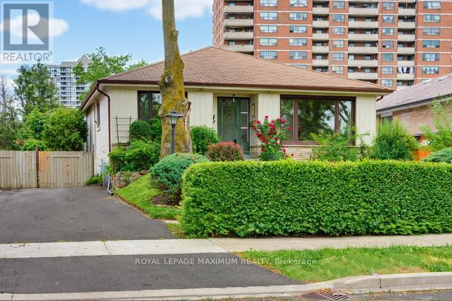 41 STRATHAVON DRIVE - 1
