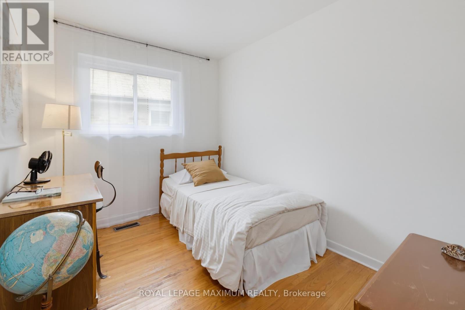 41 STRATHAVON DRIVE - 19