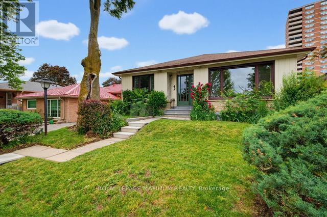 41 STRATHAVON DRIVE - 2