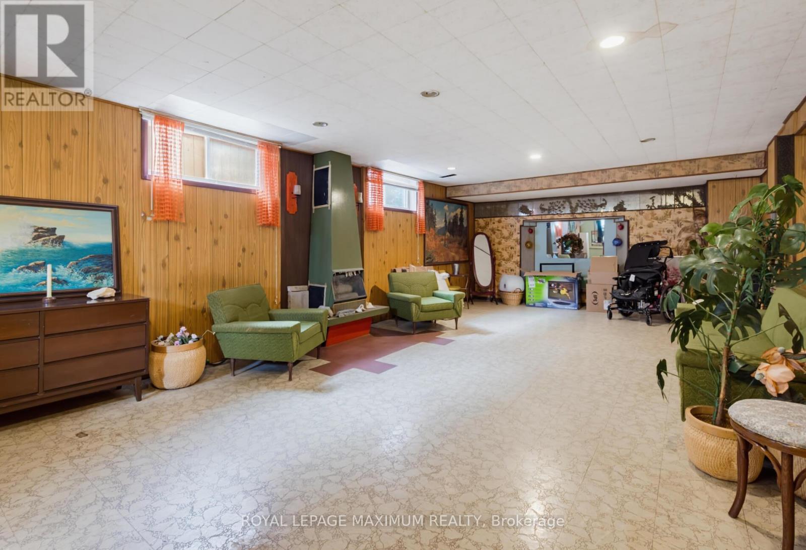41 STRATHAVON DRIVE - 25