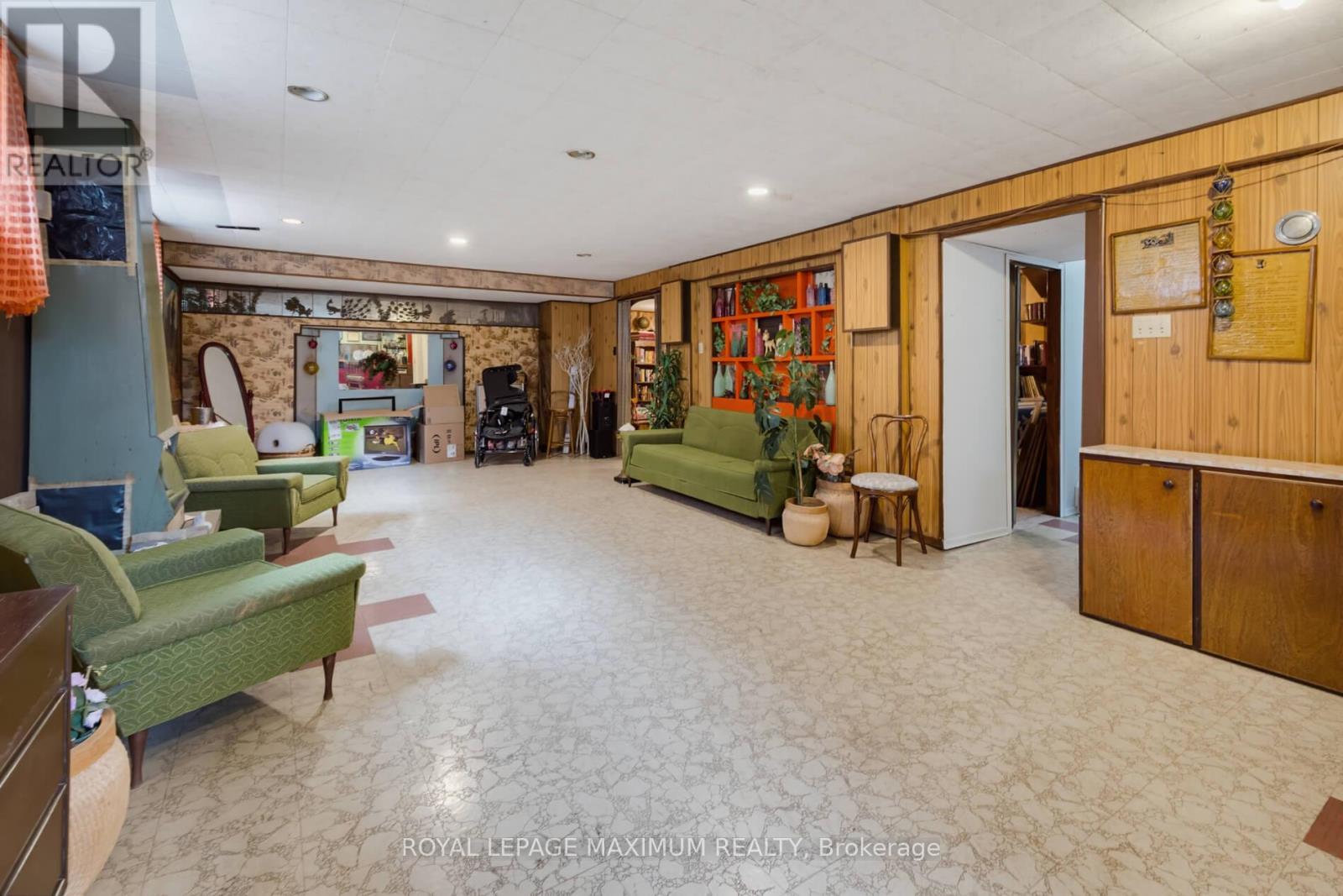41 STRATHAVON DRIVE - 26