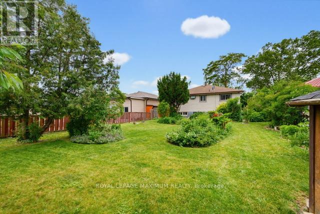 41 STRATHAVON DRIVE - 34